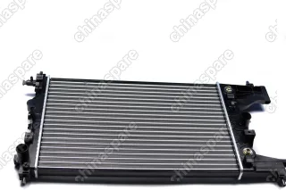 Радиатор охлаждения двигателя Chevrolet Cruze 1,6