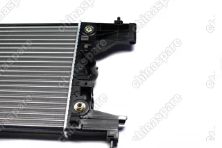 Радиатор охлаждения двигателя Chevrolet Cruze 1,6