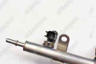 Рампа топливная в сборе с форсунками Jac S5 (Eagle)