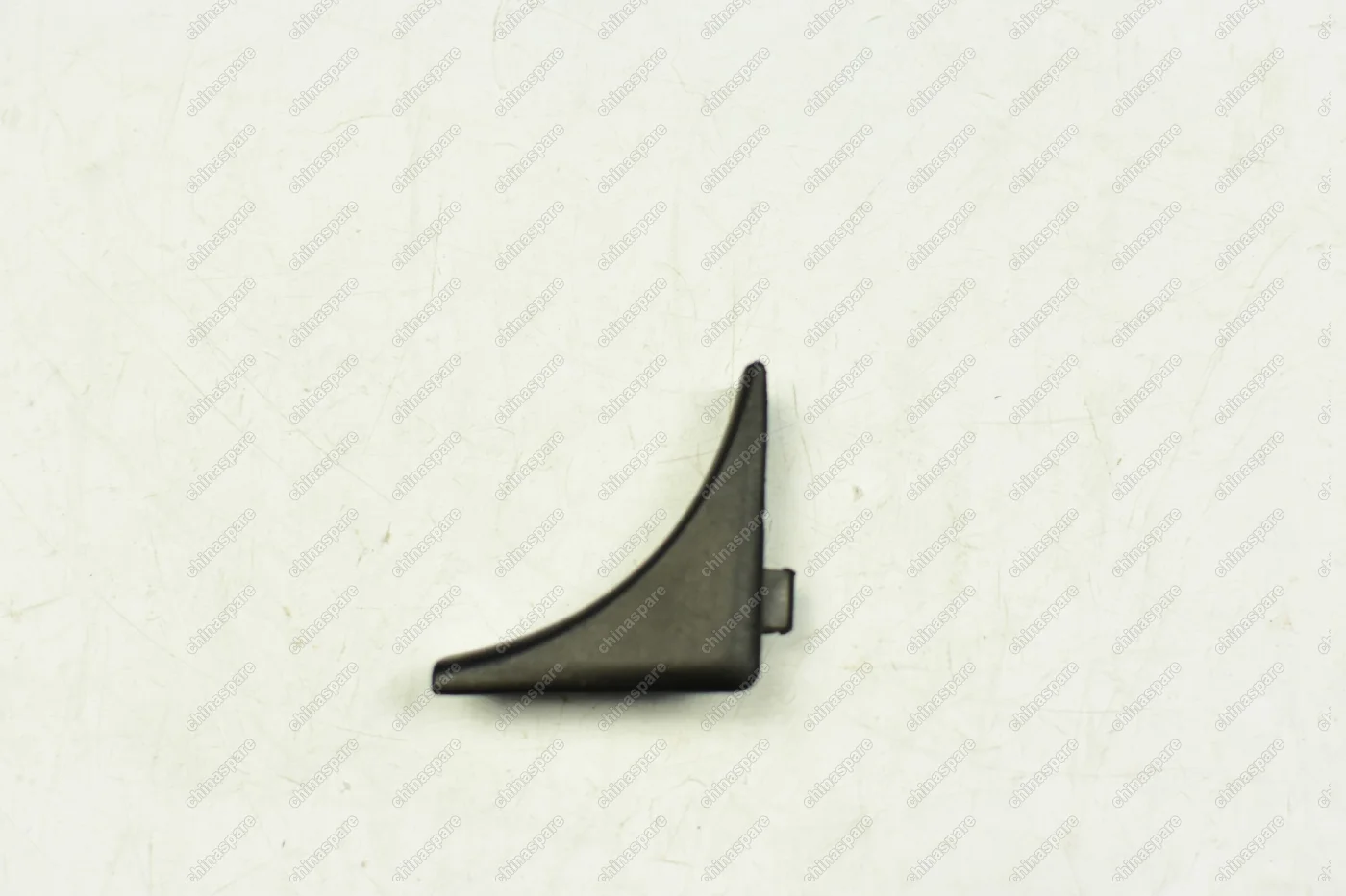 Крышка треугольная левой задней двери JAC S5