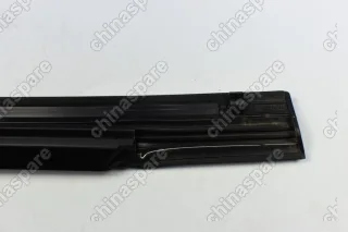 Накладка стекла переднего левого наружная Ford Fiesta 2008-2019