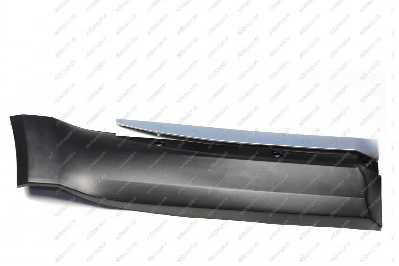 Накладка двери задней правой внешняя с молдингом Great Wall Hover H3