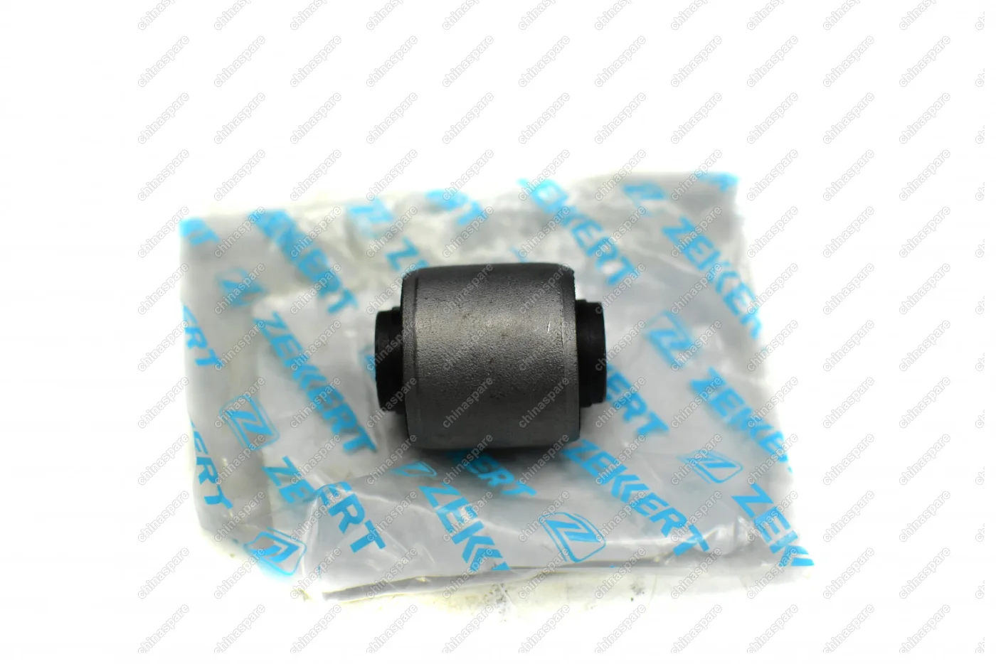 Сайлентблок внутренний заднего верхнего поперечного рычага Geely Emgrand X7