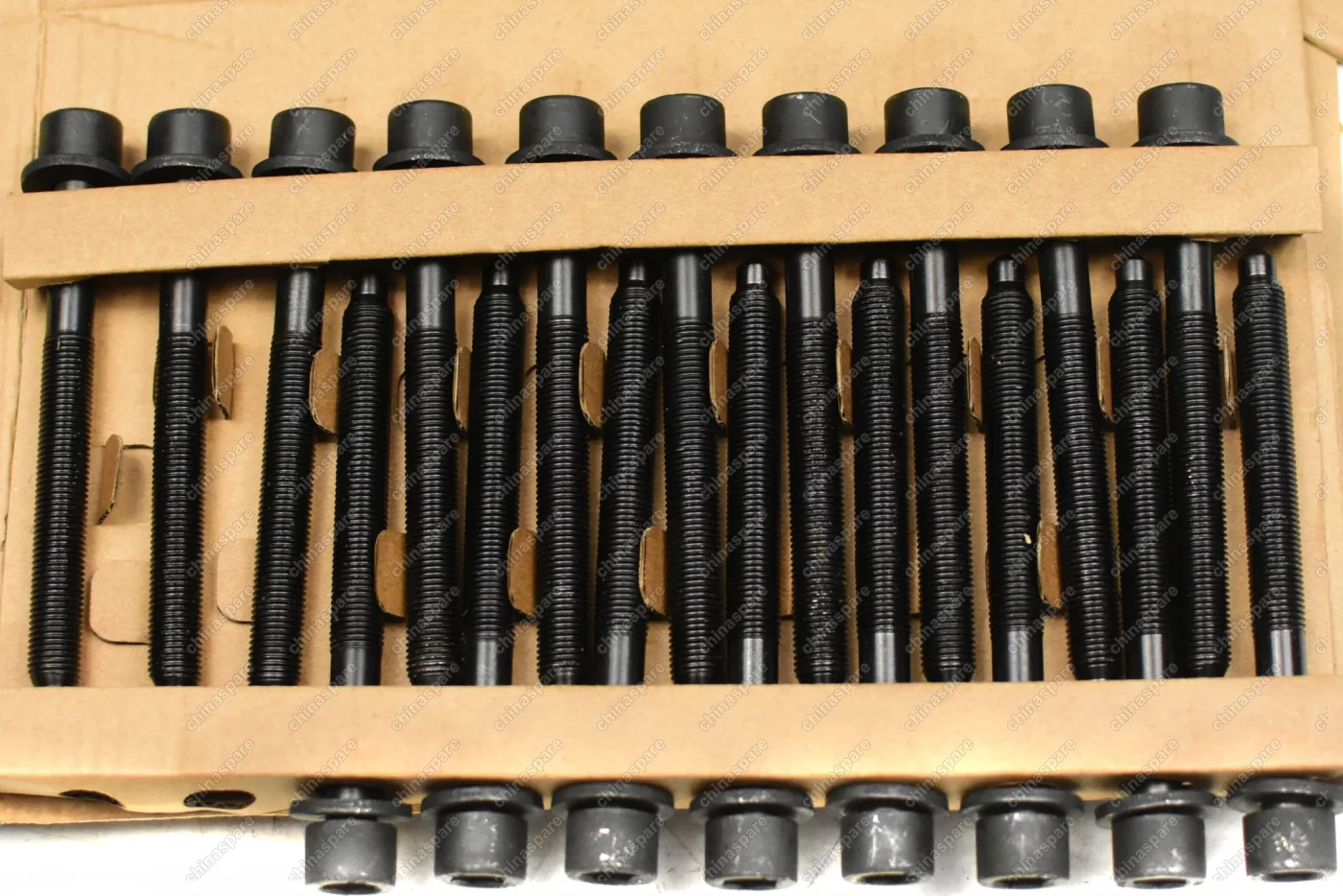 Болт головки блока цилиндров (комплект) R51M 2,5 Nissan YD25DDi