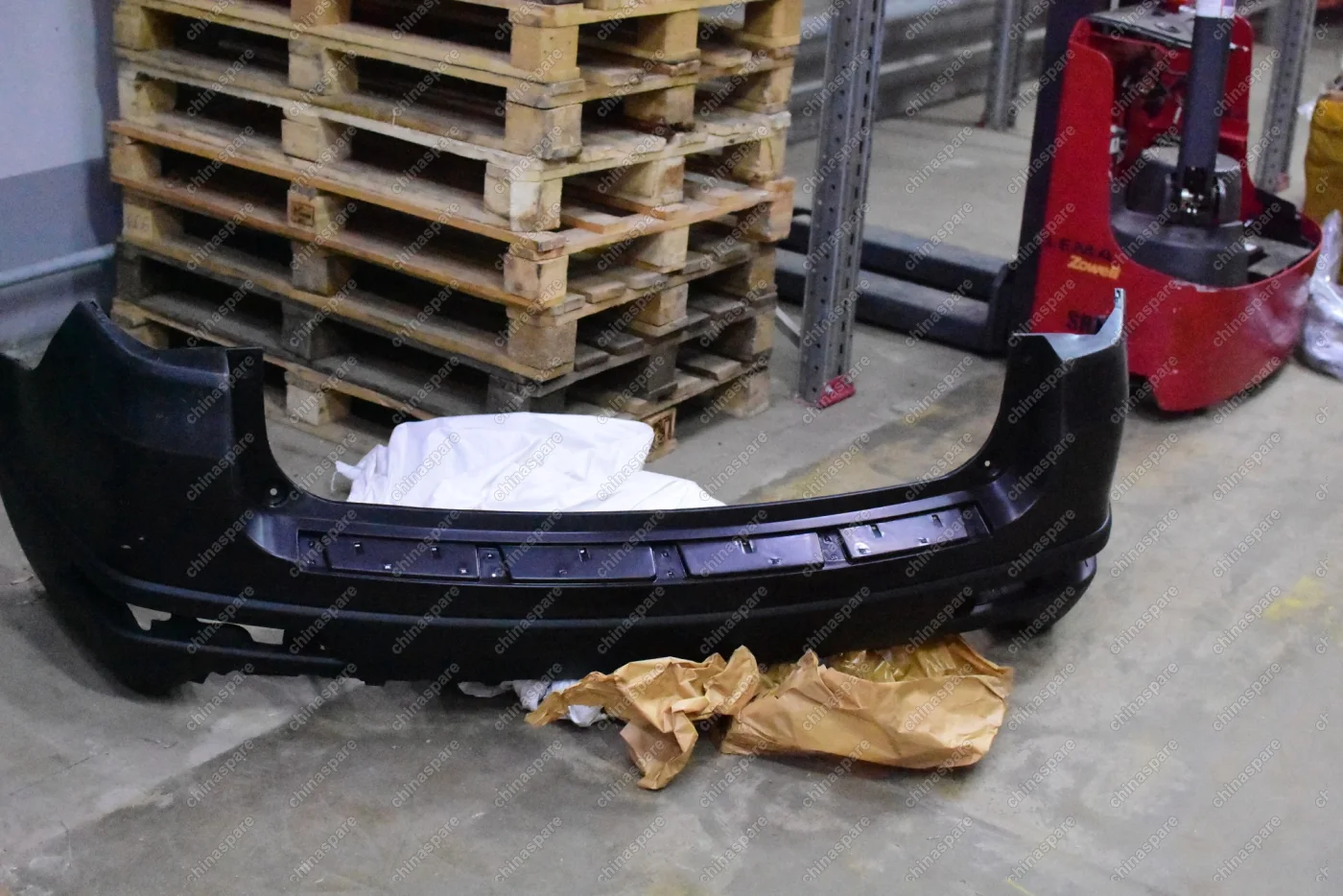 Бампер задний (с отверстиями под парктроник) Haval H6