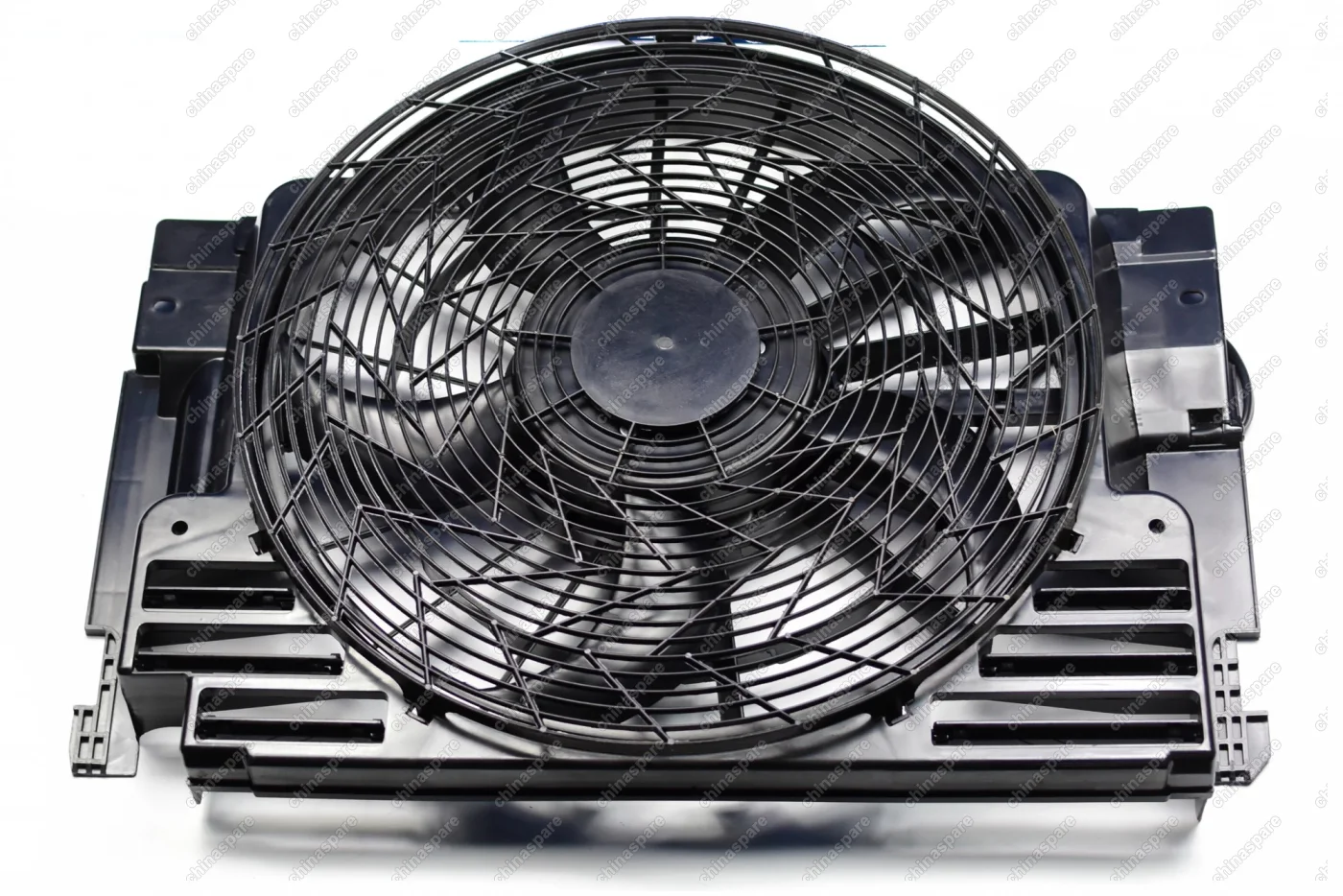 Вентилятор кондиционера BMW X5 E53 (с кожухом и модулем)