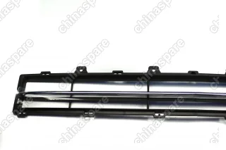 Решетка центральная переднего бампера (с хромом) Chevrolet Captiva (C100) 2006-2010