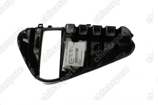 Рамка противотуманной фары правая Geely Coolray