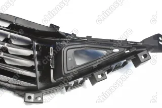 Решетка радиатора нижняя в бампер Geely Coolray