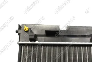 Радиатор охлаждения двигателя Geely Emgrand EC7