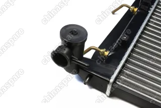 Радиатор охлаждения двигателя Geely Emgrand EC7