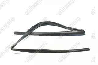 Уплотнитель двери передней правой Derways