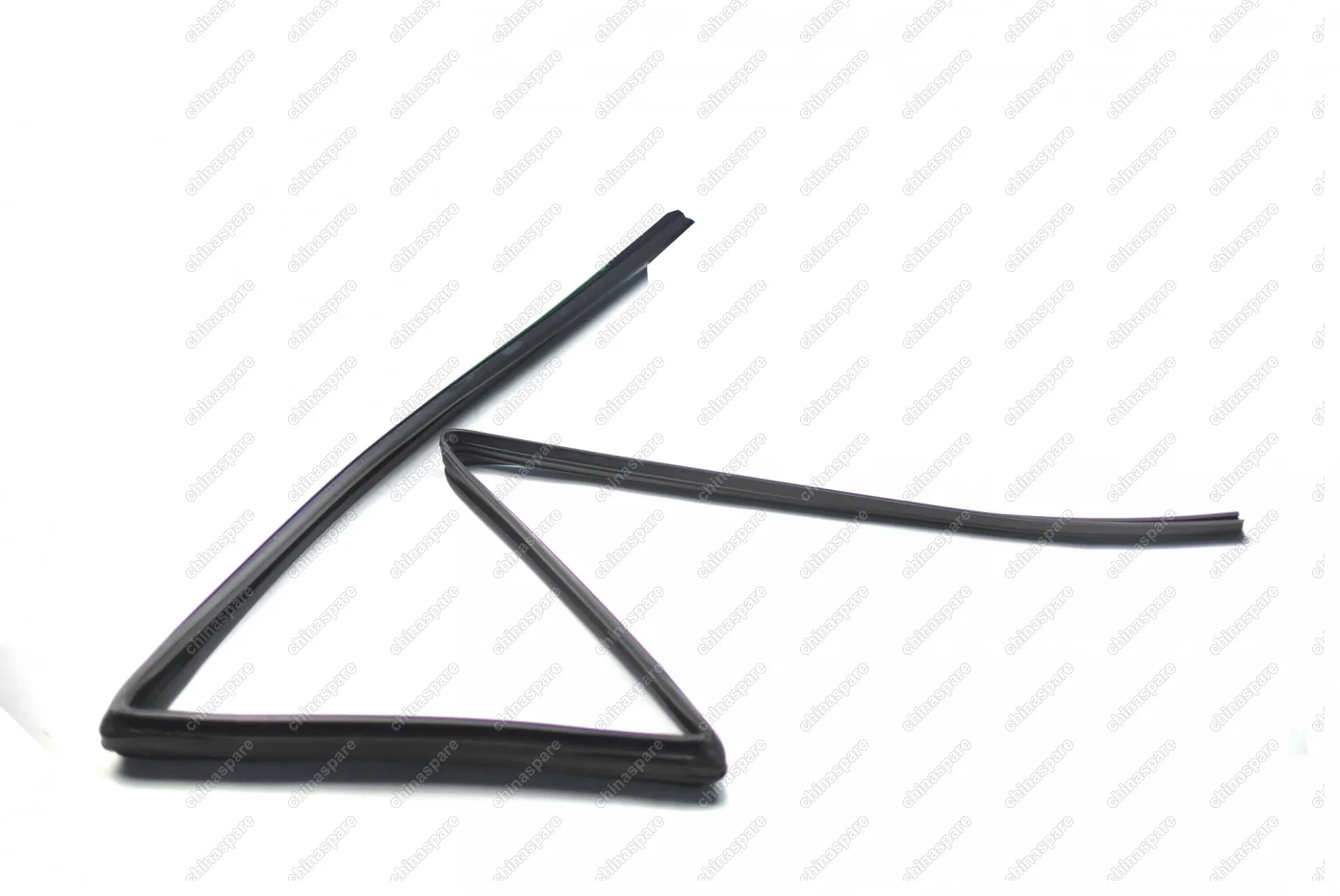 Уплотнитель двери задней правой Derways