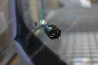 Стекло лобовое Volvo XC60 рестайлинг 5D SUV 2013-2017 (датчик дождя и света)