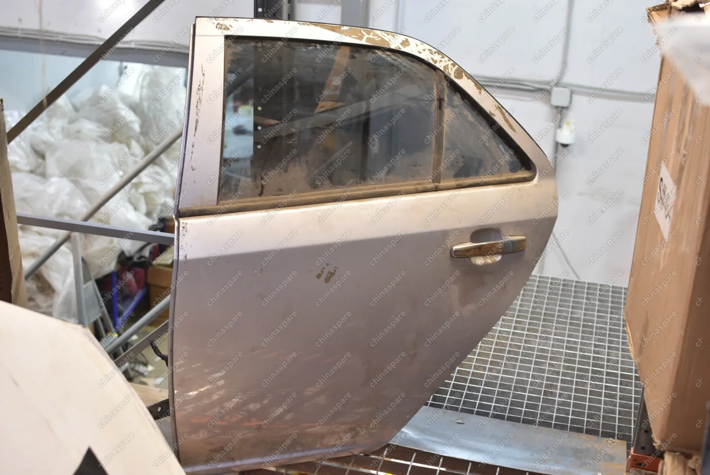 Дверь задняя левая в сборе Geely MK (уценка)