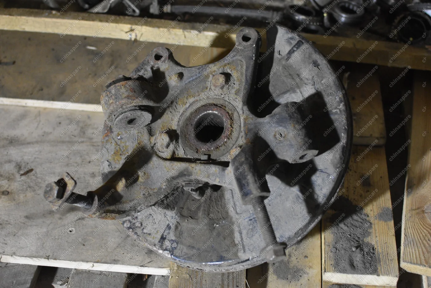 Кулак поворотный задний левый (со ступицей и пыльником) Opel Insignia 4WD