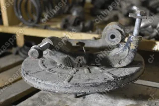 Кулак поворотный задний правый со ступицей и пыльником Opel Insignia 4WD