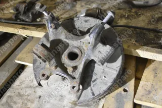 Кулак поворотный задний правый со ступицей и пыльником Opel Insignia 4WD