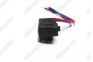 Микропереключатель замка дверей левый VAG