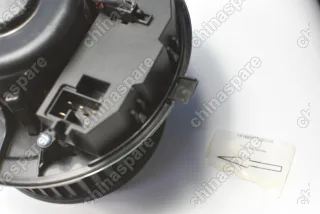 Моторчик печки Skoda Octavia A5 (уценка)