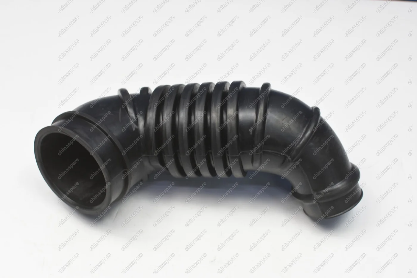 Патрубок воздушный Mitsubishi L200 KB4T 4D56