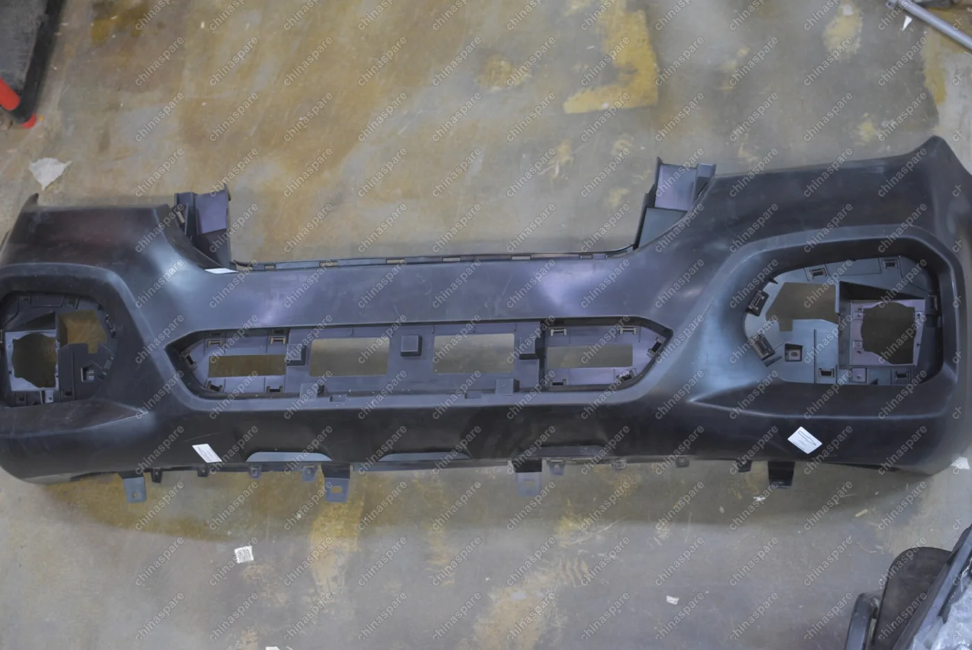 Бампер передний Haval H9 рестайлинг (с разметкой, под парктроник / без отверстий под омыватель фар) (уценка)