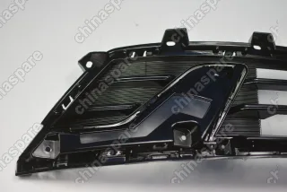 Решетка бампера переднего центральная Haval Jolion