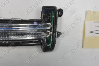 Повторитель в зеркало правый Volvo XC60 2008-2017 (уценка)