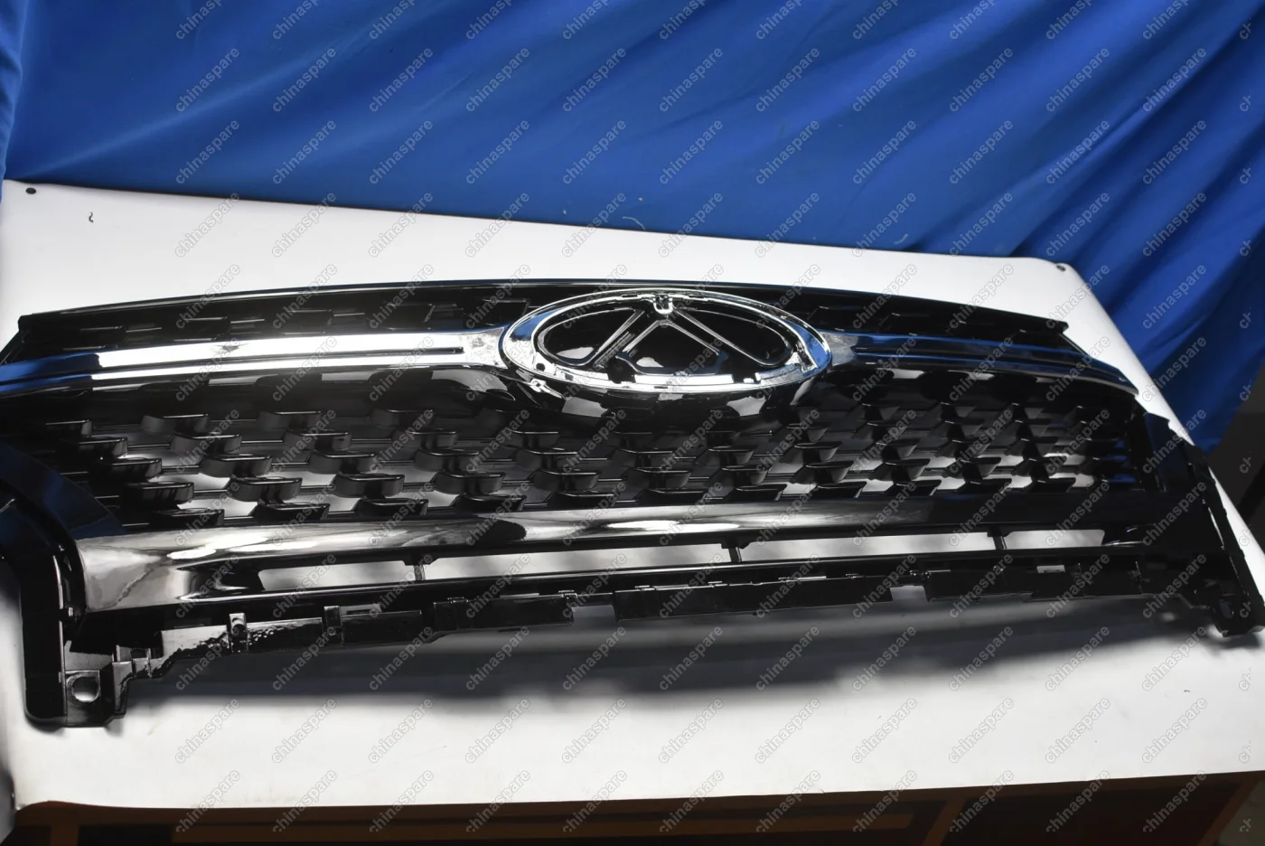 Решетка радиатора Chery Tiggo 4 FL (уценка)