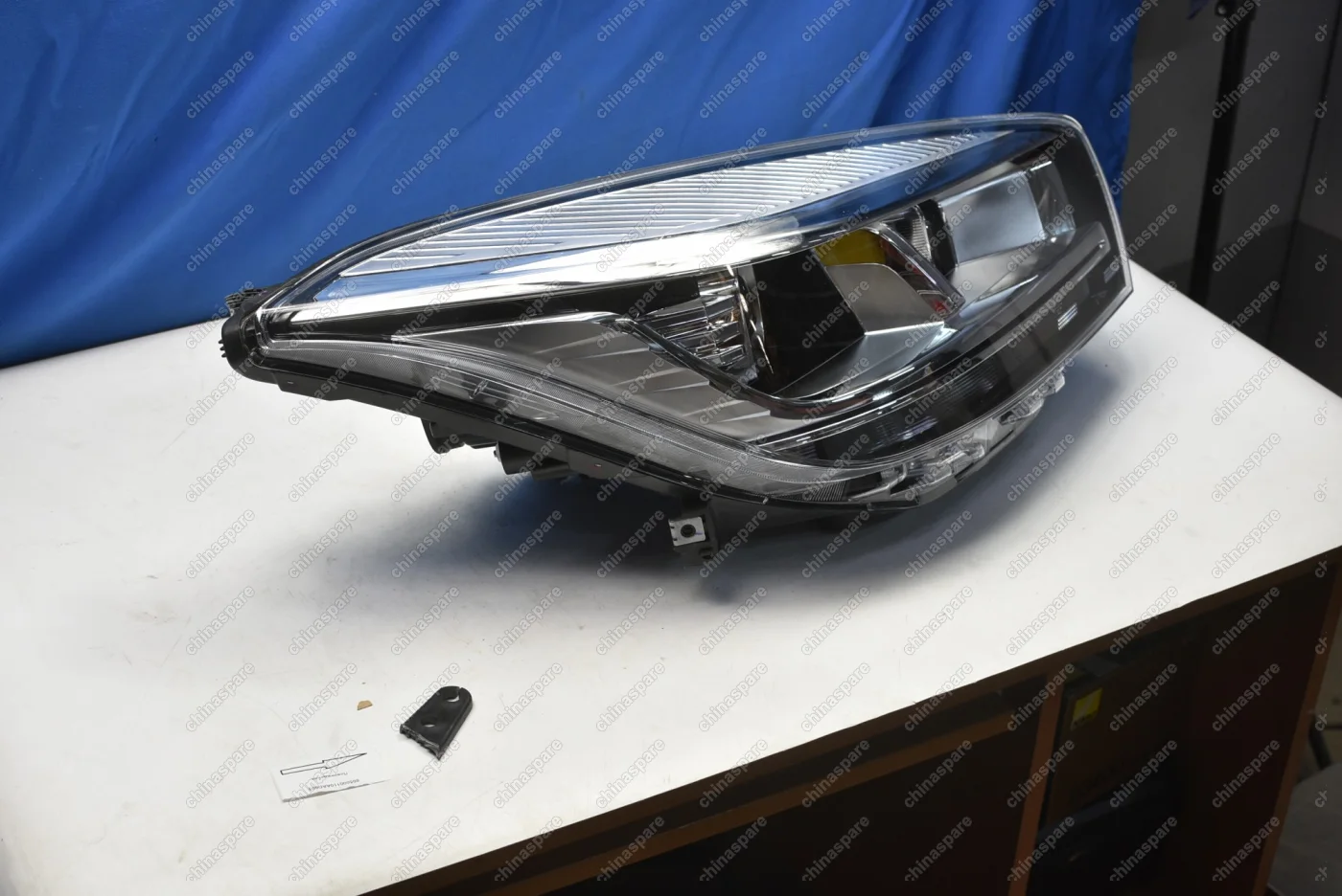 Фара головного света правая Chery Tiggo 4 FL 2019- (уценка)