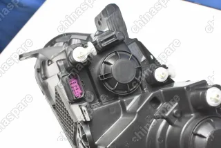 Фара головного света правая (галоген) Geely Coolray