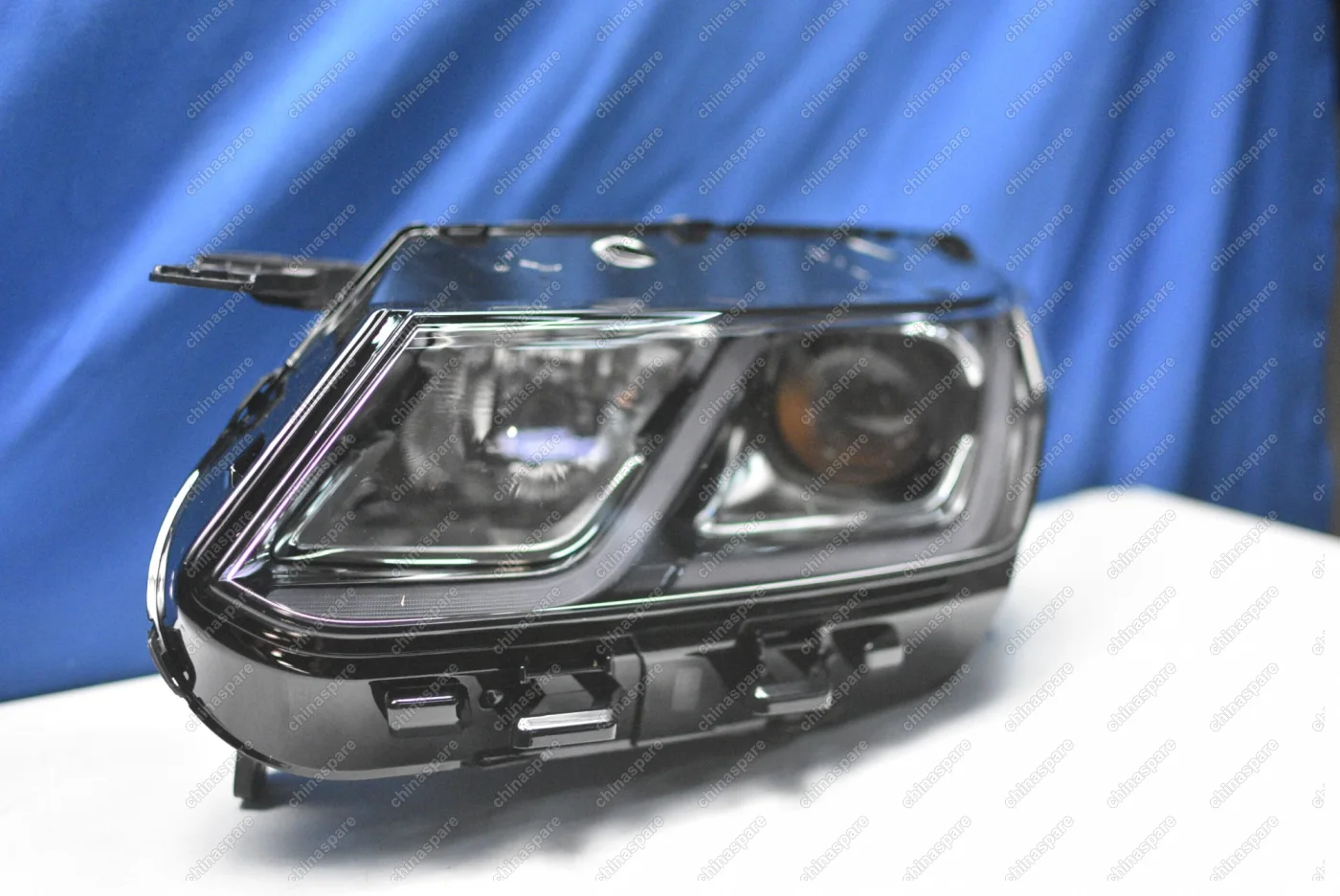 Фара головного света левая (галоген) Geely Coolray