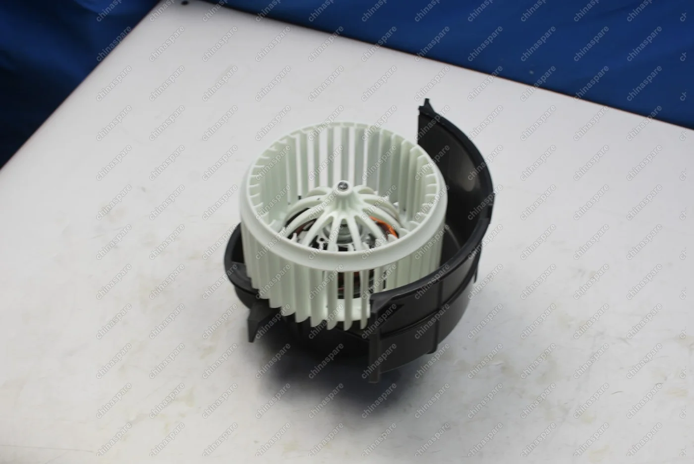 Мотор отопителя передний Volkswagen Touareg I / Audi Q7 / Porsche Cayenne 02-10