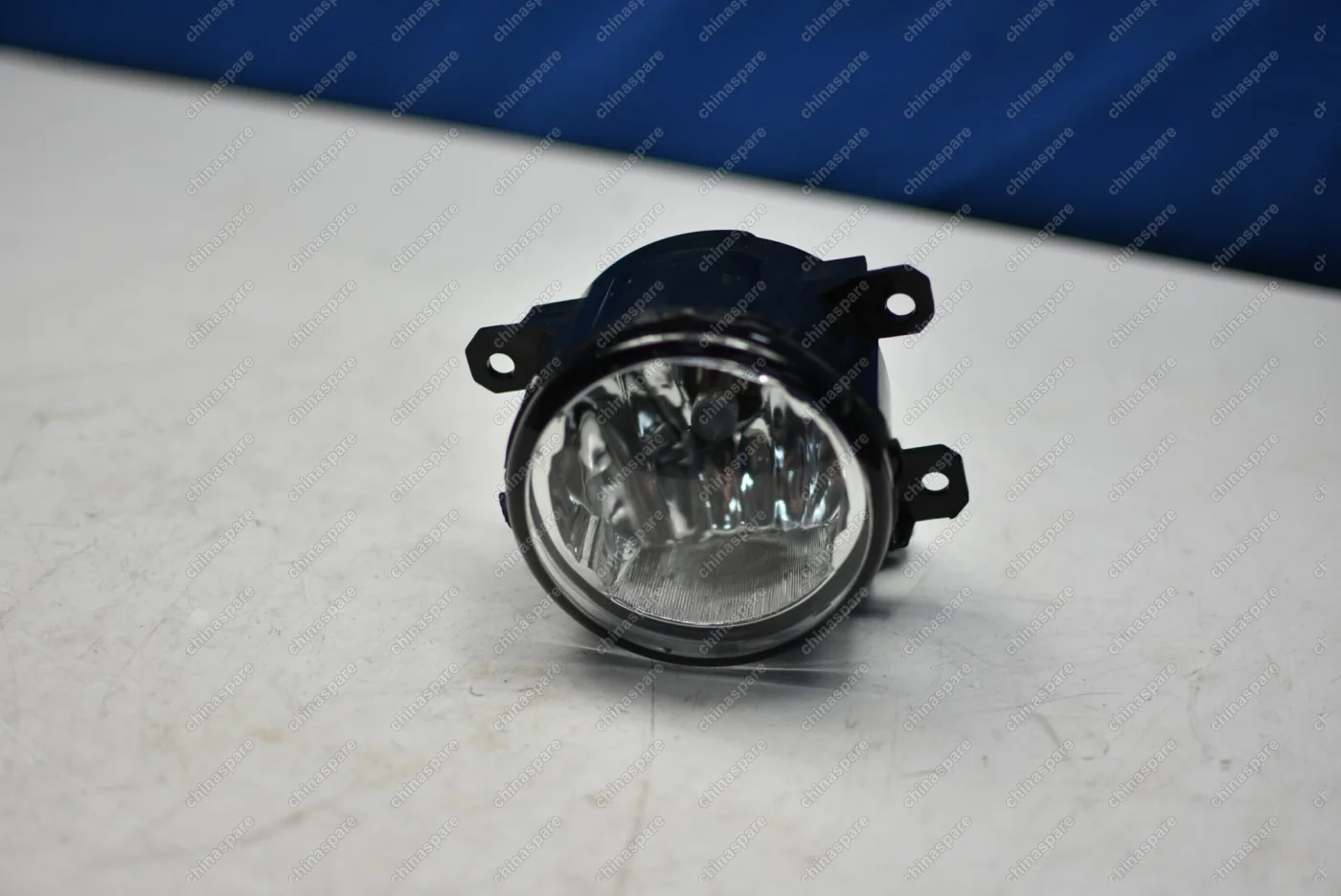 Фара противотуманная передняя правая-левая Haval H9