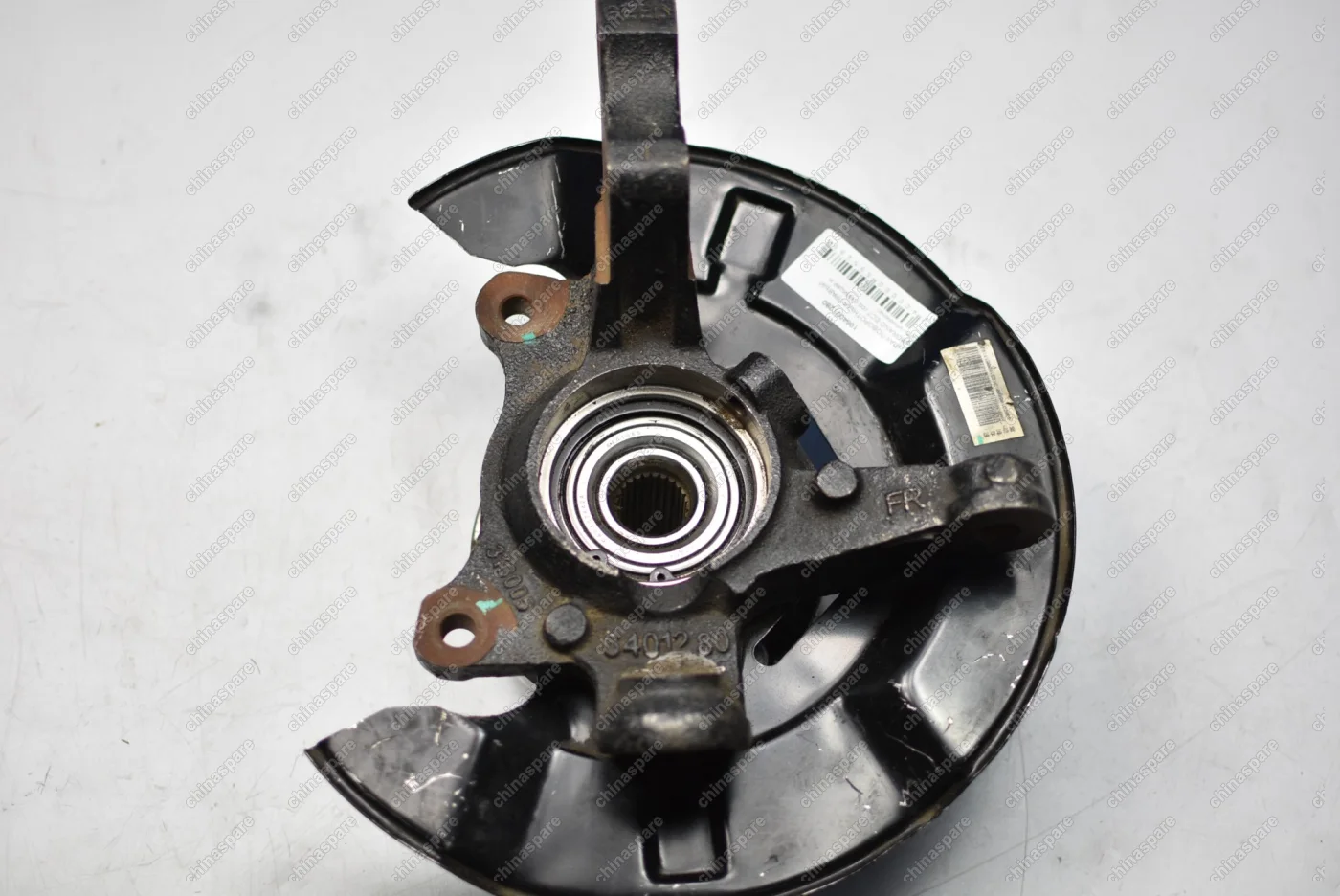 Кулак поворотный правый Geely Emgrand EC7 (со ступицей и подшипником)