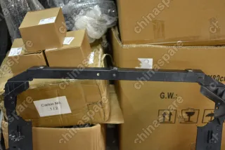 Рамка радиатора (телевизор) Geely Atlas