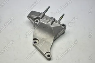 Кронштейн опоры ДВС правый Luxgen 7