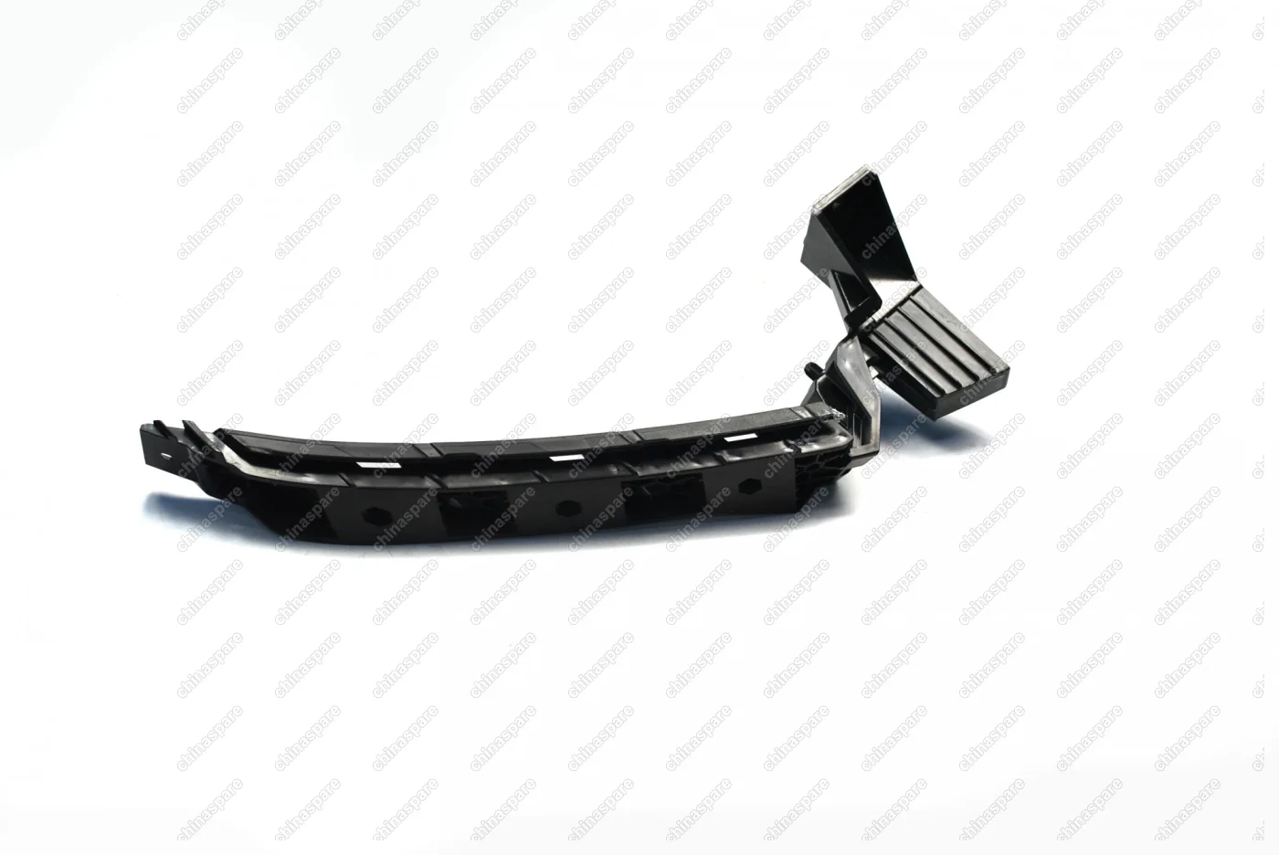 Кронштейн бампера переднего правый (под фарой) Chery Tiggo 7PRO