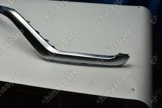 Молдинг бампера переднего левый Geely Atlas