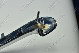 Молдинг бампера переднего левый Geely Atlas