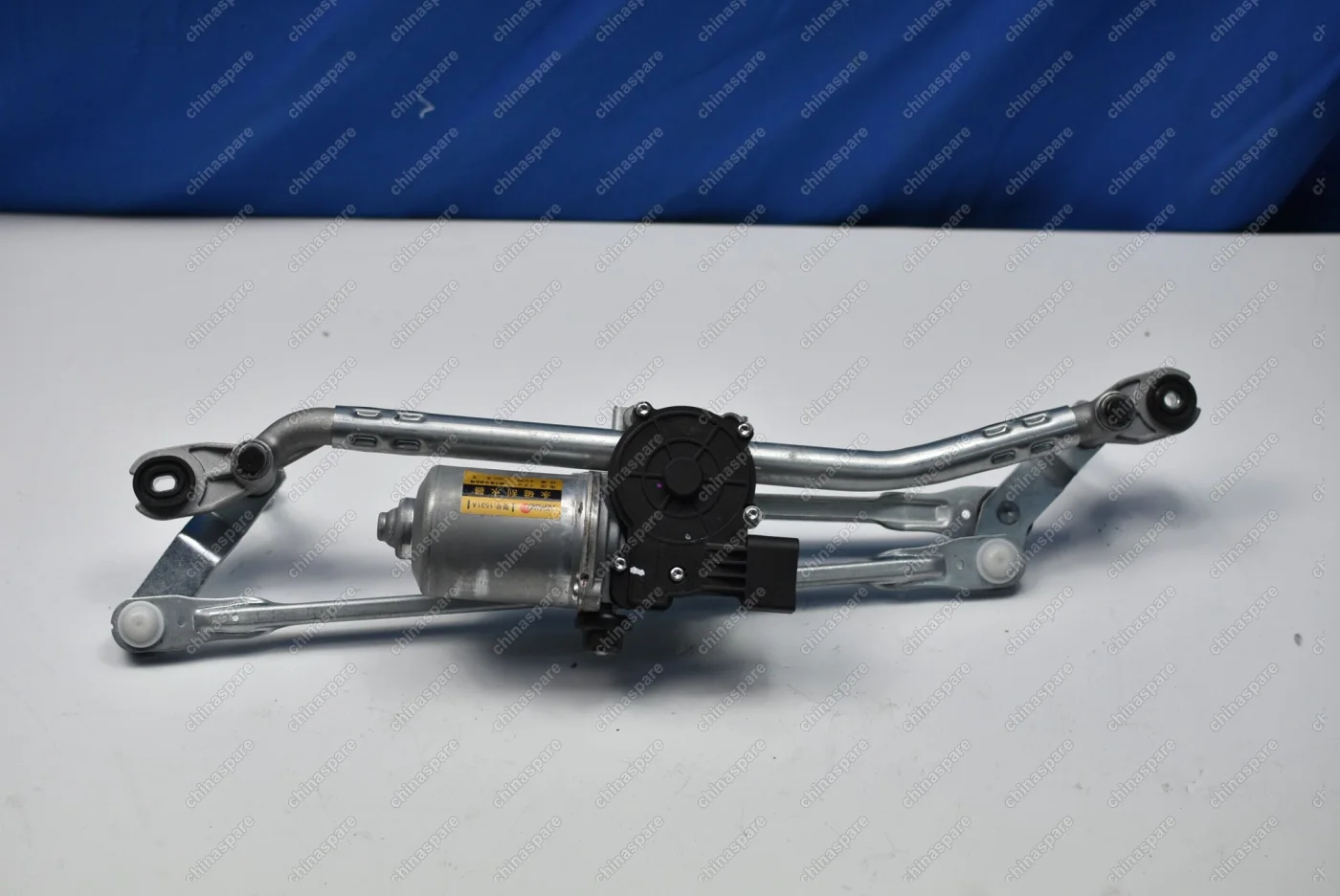 Трапеция стеклоочистителя в сборе с мотором Haval F7