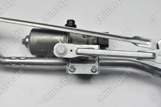 Трапеция стеклоочистителя в сборе с мотором Haval F7