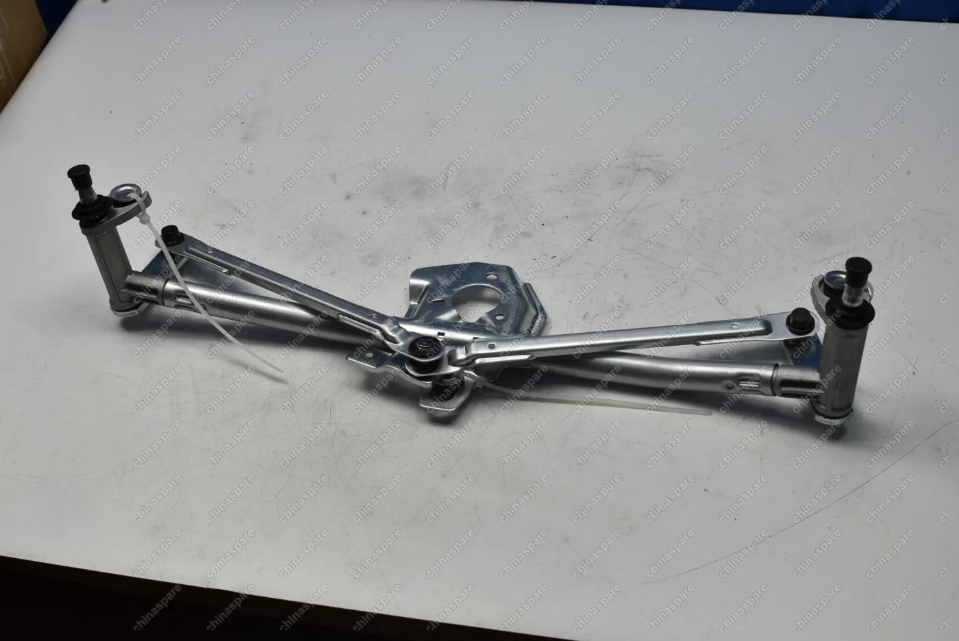 Трапеция стеклоочистителей Volkswagen Golf IV 97-05 / Audi A3 96-03 8L1 / Volkswagen Bora 97-05 / Skoda Octavia A4 97-11