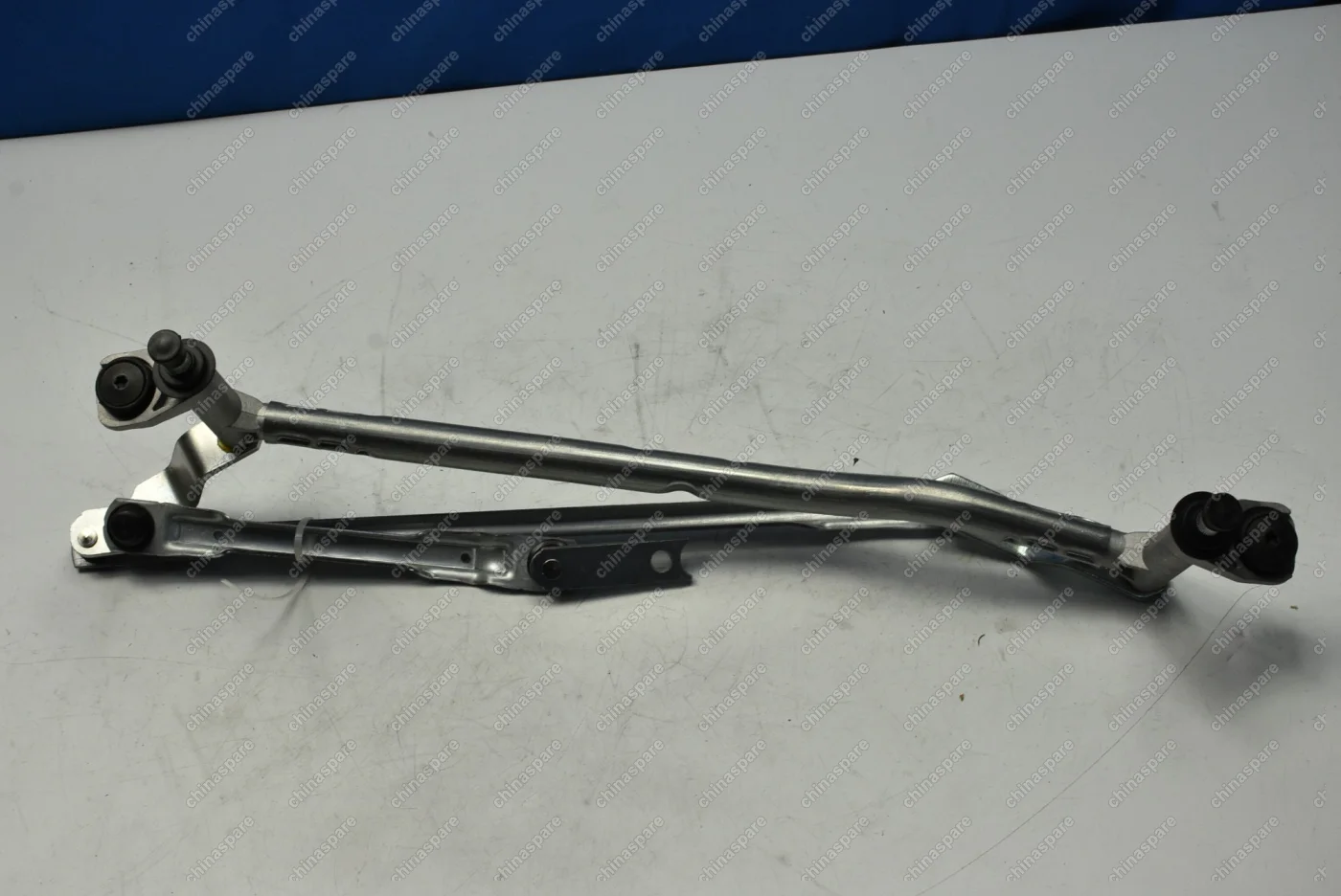 Трапеция стеклоочистителей (без мотора) Volkswagen Touran 03-10  Caddy 3 04-15