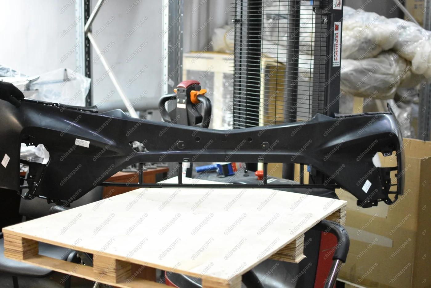 Бампер передний (верхняя часть) Geely Coolray (уценка)