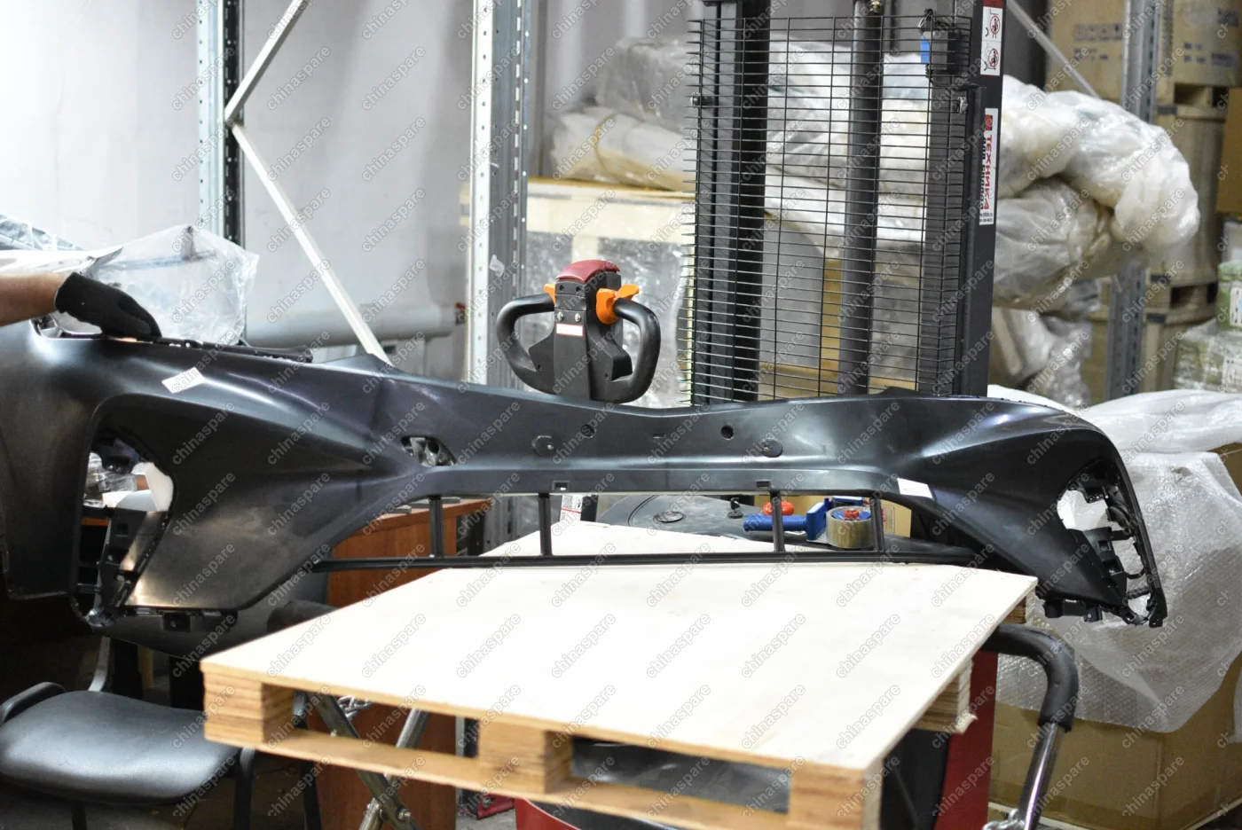 Бампер передний (верхняя часть) Geely Coolray (уценка)