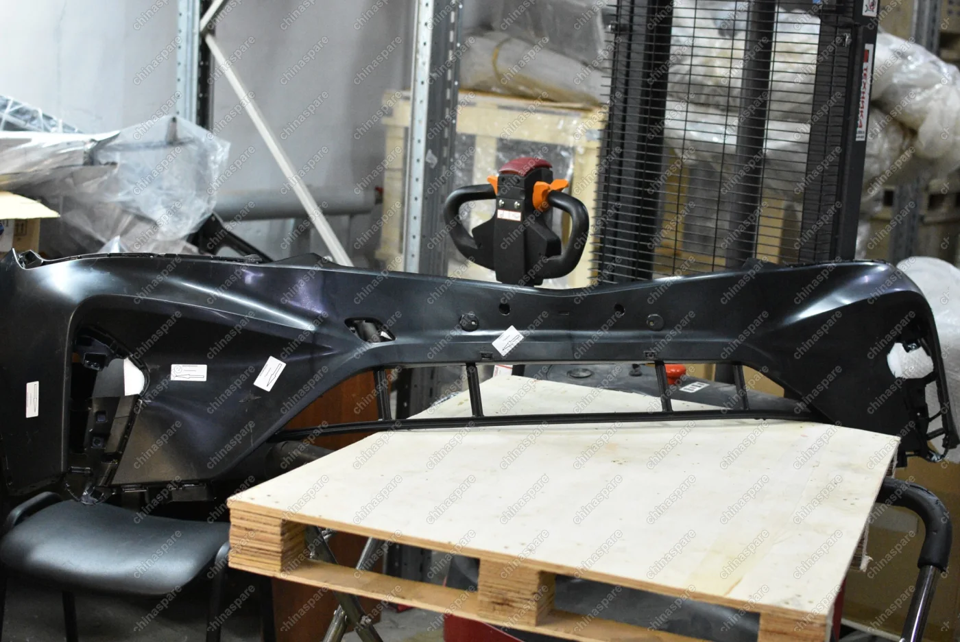 Бампер передний (верхняя часть) Geely Coolray (уценка)