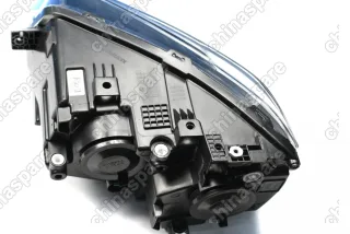 Фара головного света правая Changan CS35 Plus