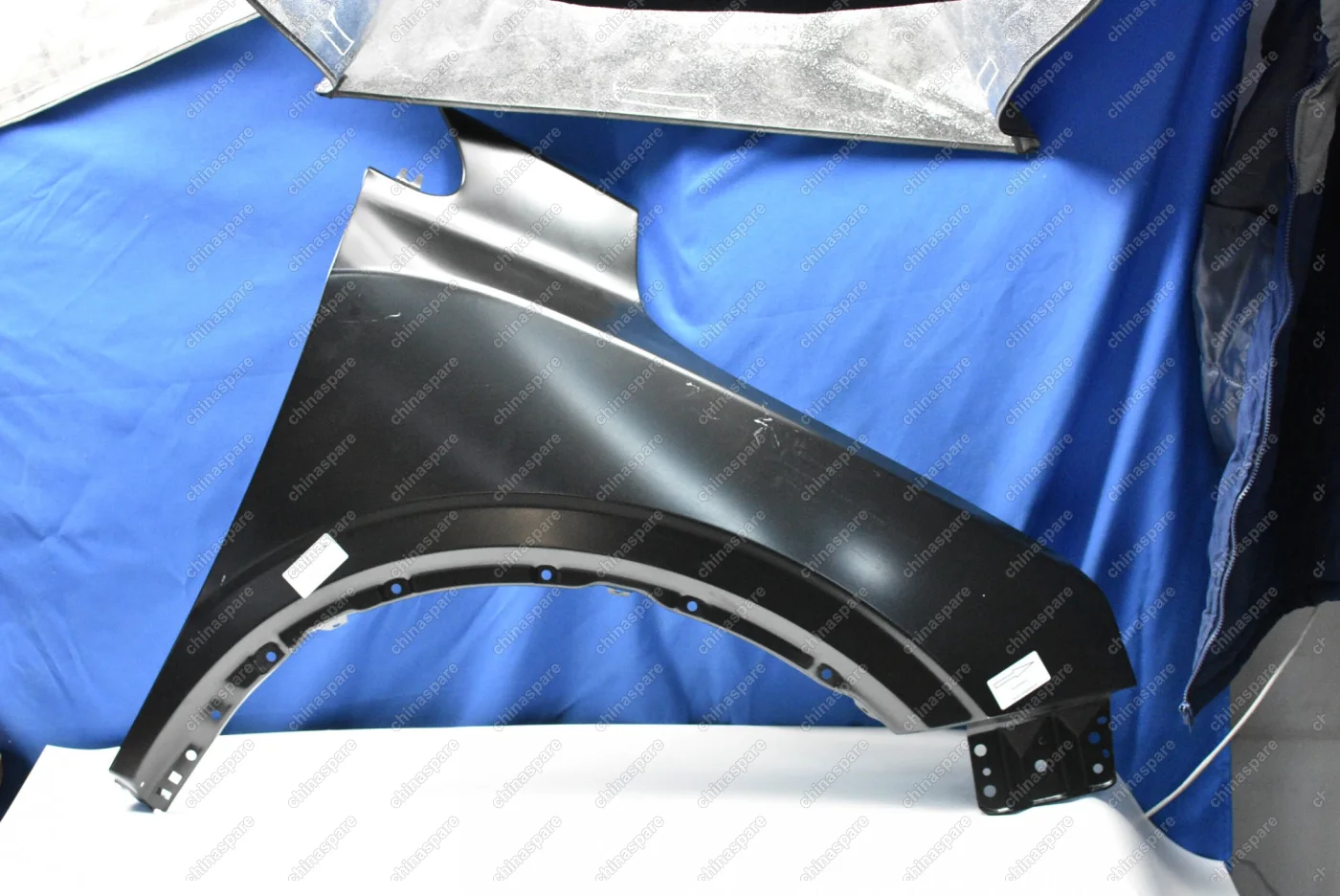 Крыло переднее правое Geely Coolray (уценка)