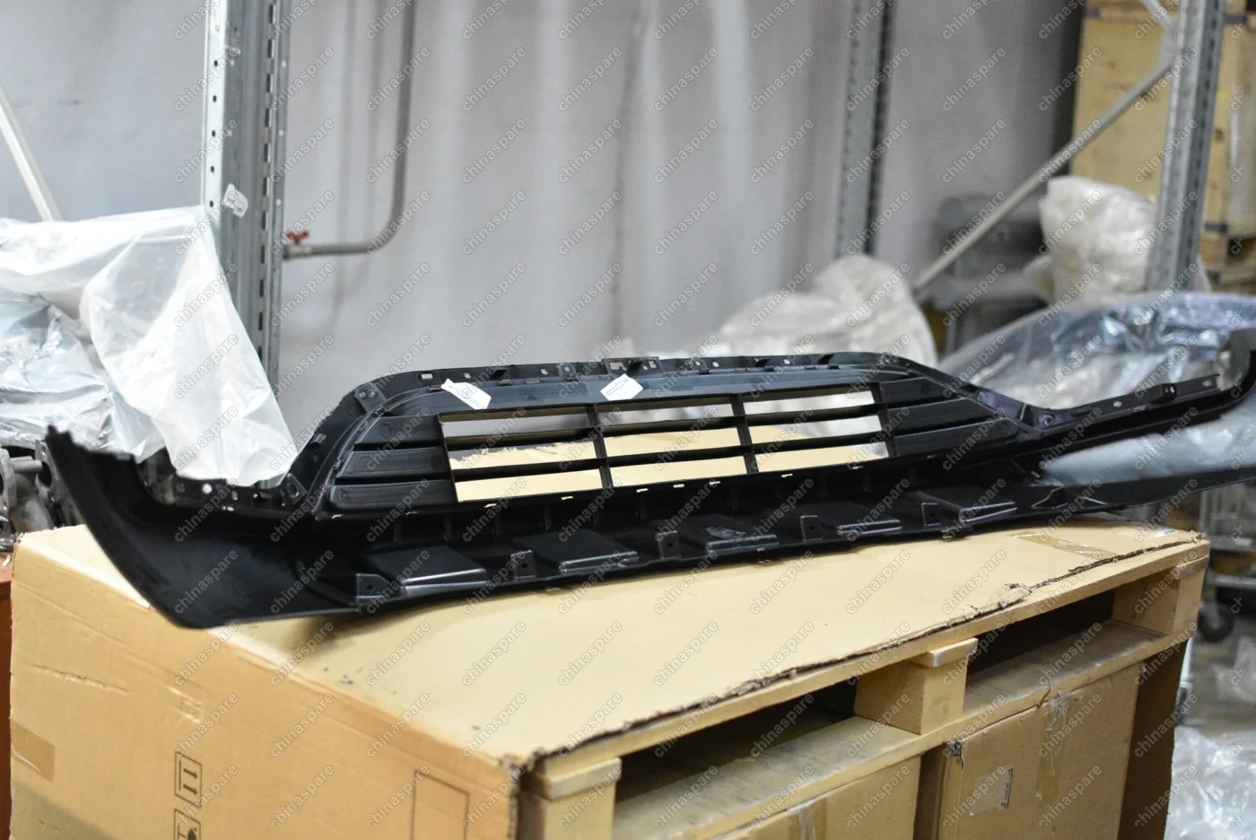 Бампер передний (нижняя часть) Geely Atlas (уценка)